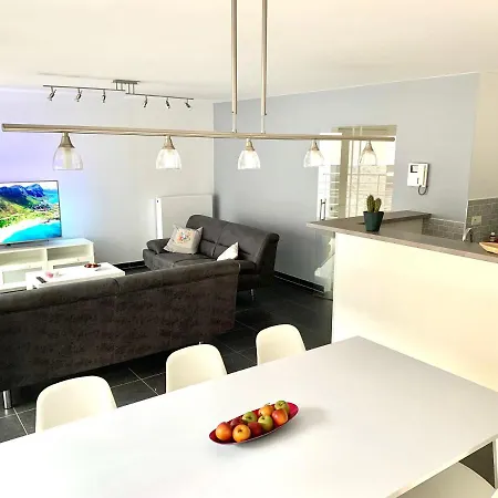 Emiel Centrum Met Garage Apartmán *