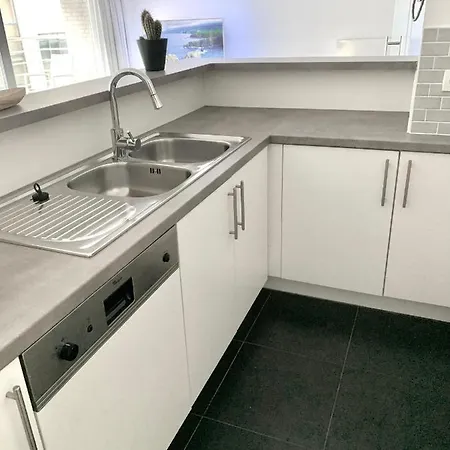 Emiel Centrum Met Garage Apartman
