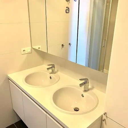 Emiel Centrum Met Garage Apartman *