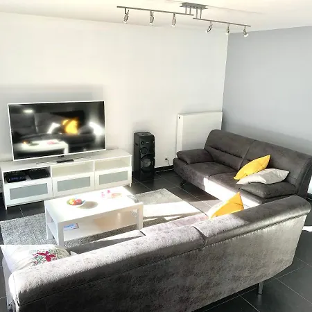 Emiel Centrum Met Garage Остенде