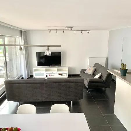 Апартаменти Emiel Centrum Met Garage