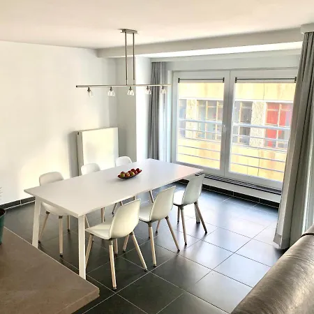 Апартаменти Emiel Centrum Met Garage Остенде