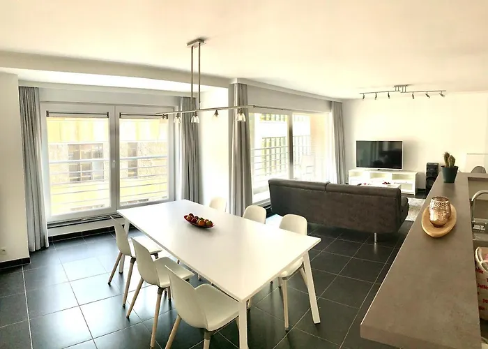 Emiel Centrum Met Garage 公寓